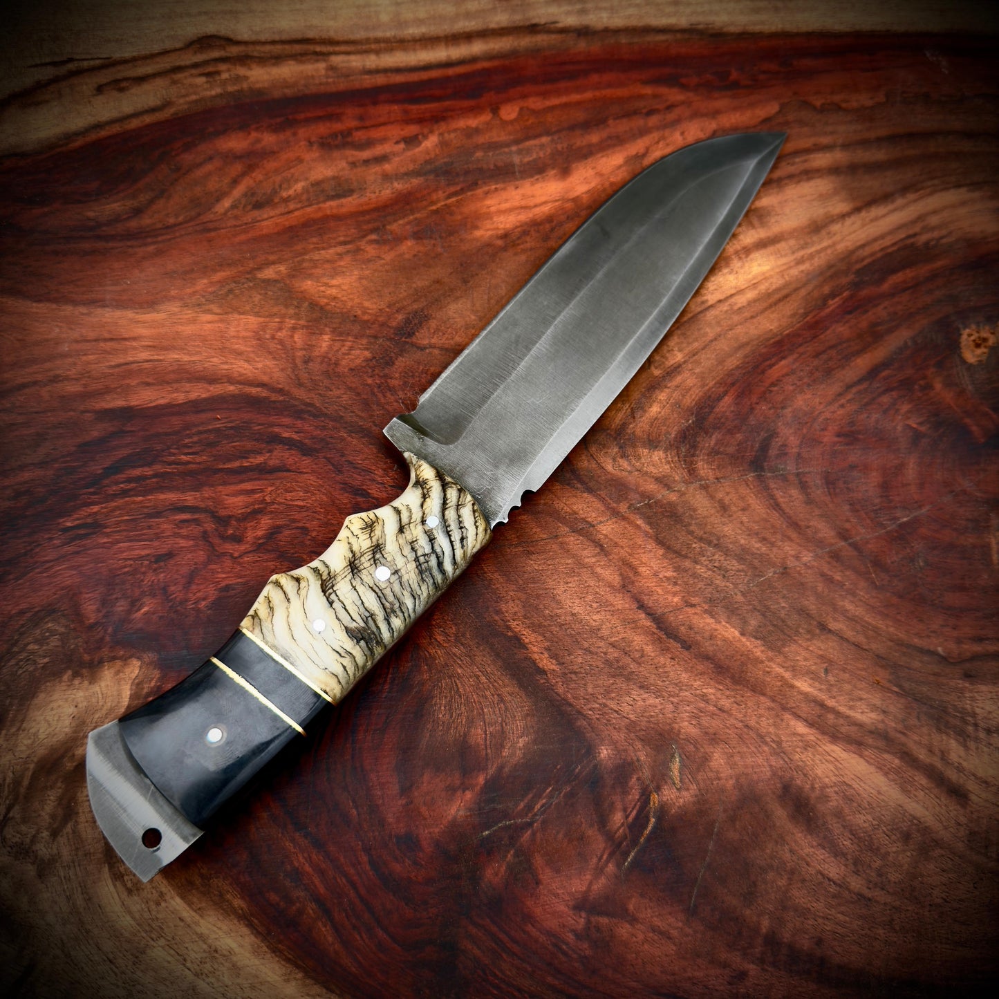 SCK-29 CUSTOM HANDMADE 3V STEEL SKINNER KNIFE WITH RAM HORN HANDLE WITH PURE LEATHER SHEATH