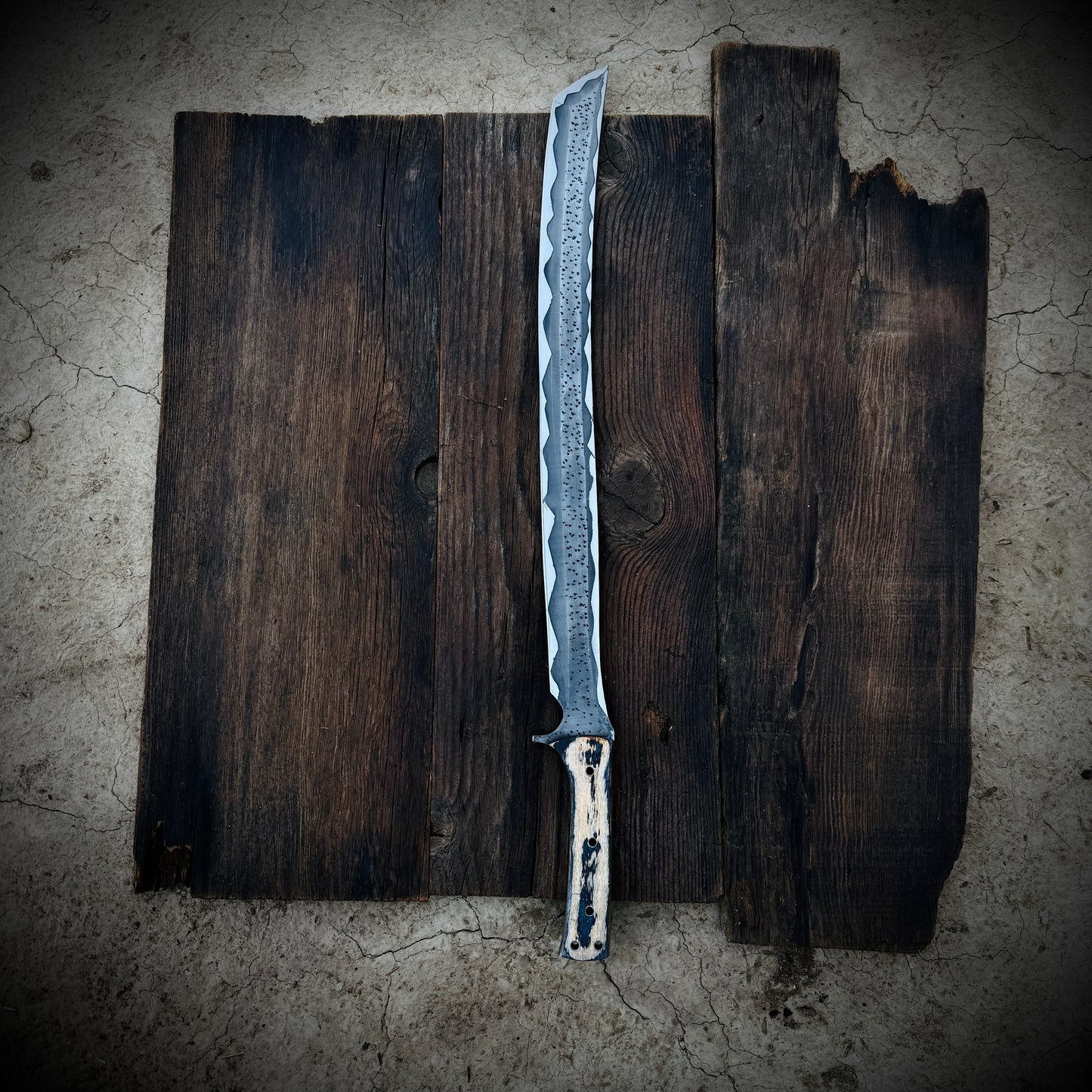 SCK-04 CUSTOM HANDMADE 3V STEEL RAZOR SHARP SWORD WITH PAKKA WOOD HANDLE AND LEATHER SHEATH.