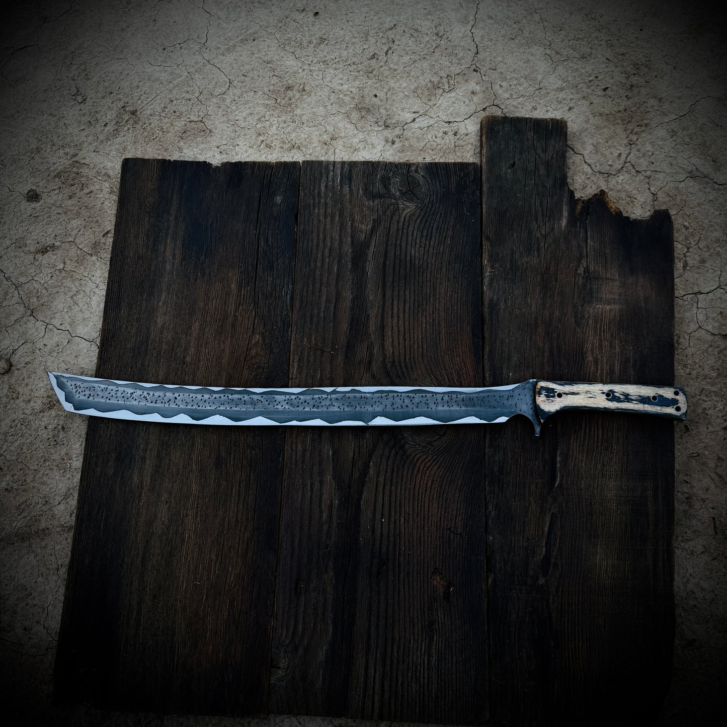 SCK-04 CUSTOM HANDMADE 3V STEEL RAZOR SHARP SWORD WITH PAKKA WOOD HANDLE AND LEATHER SHEATH.
