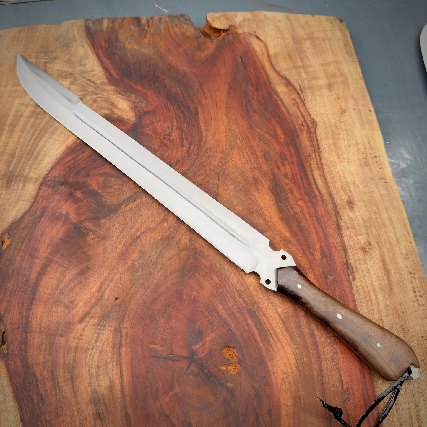 SCK-31 CUSTOM HANDMADE 3V STEEL SHORT SWORD WITH ROSE WOOD HANDLE WITH PURE LEATHER SHEATH