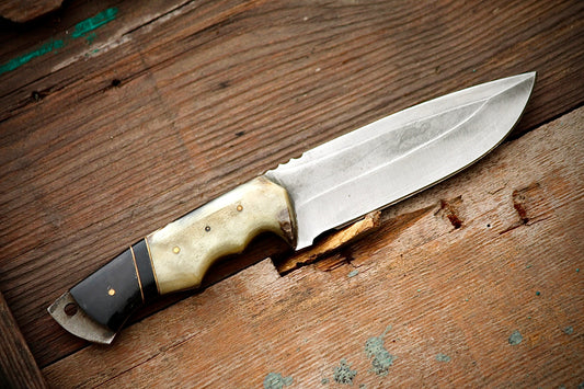 CUSTOM HANDMADE 3V STEEL HUNTING SURVIVAL KNIFE WITH RAM HORN HANDLE WITH PURE LEATHER SHEATH