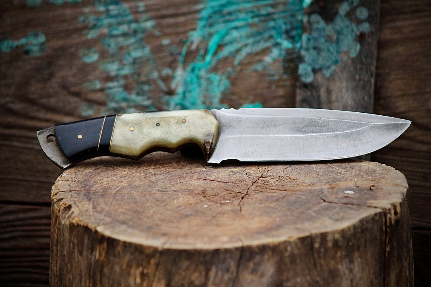CUSTOM HANDMADE 3V STEEL HUNTING SURVIVAL KNIFE WITH RAM HORN HANDLE WITH PURE LEATHER SHEATH