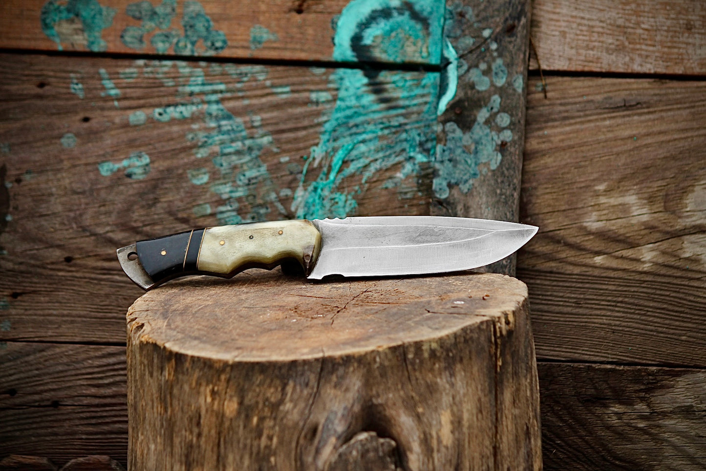 CUSTOM HANDMADE 3V STEEL HUNTING SURVIVAL KNIFE WITH RAM HORN HANDLE WITH PURE LEATHER SHEATH