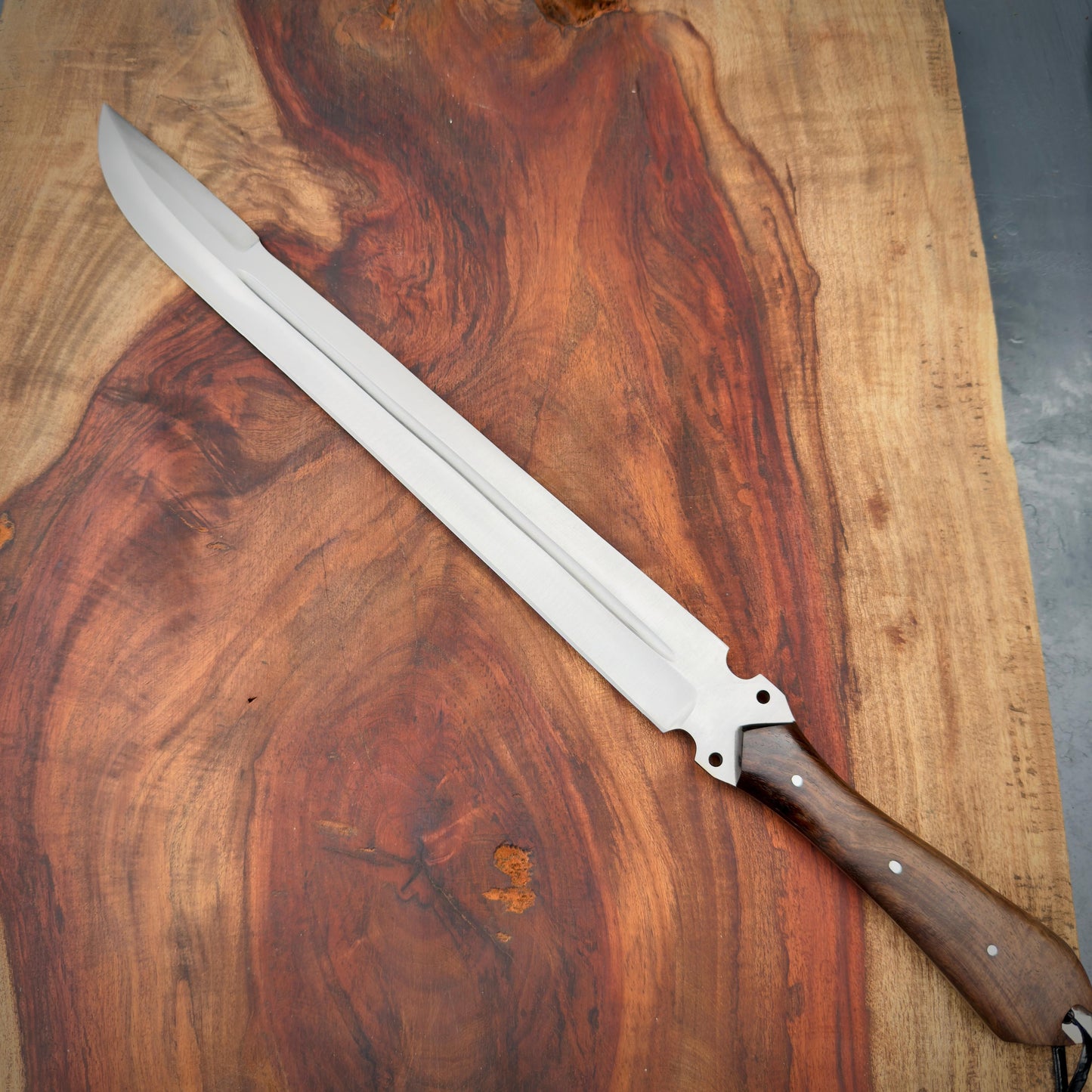 SCK-31 CUSTOM HANDMADE 3V STEEL SHORT SWORD WITH ROSE WOOD HANDLE WITH PURE LEATHER SHEATH