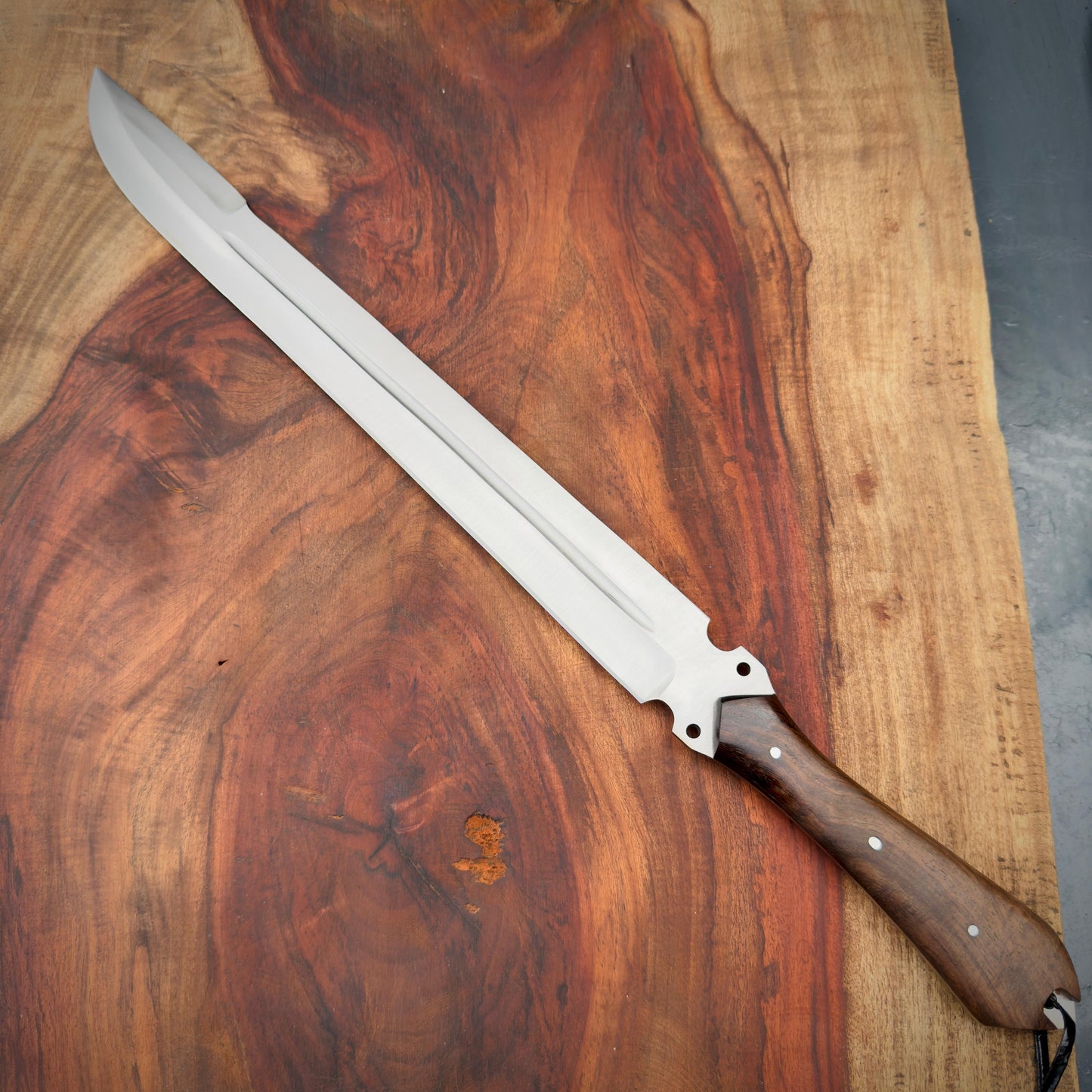 SCK-31 CUSTOM HANDMADE 3V STEEL SHORT SWORD WITH ROSE WOOD HANDLE WITH PURE LEATHER SHEATH